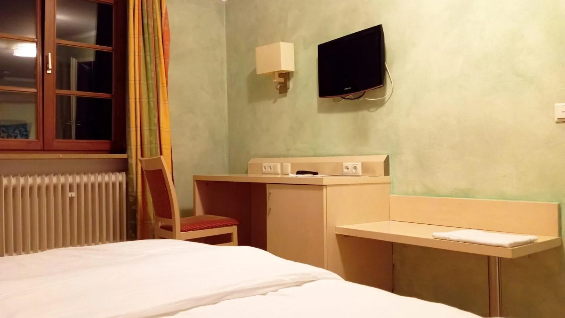 Hotel Eichen Schloessl München 0*,